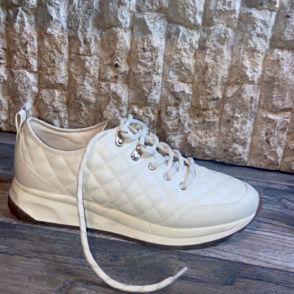 Women’s fashion sneakers cool design